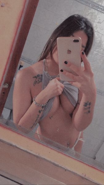 Hola corazón🎀el servicio que ofrezco es exclusivamente virtual, a través de videollamadas, sexting, novia virtual, videos personalizados, también videos sola y acompañada 🔥
