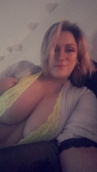 Hola amor me llamo Zoe, una escort vip onda vedette muy mimosa,  son grandota mido174cm.  En mis  encuentros  vas a tener pasión y mucho  placer; o si preferis algo mas dulce yo te mimo. Tengo una colita muy golosa. Me encanta la  turca,  69 todo. La lechita donde mas te guste bebé. Solo para caballeros exigentes!! multi orgasmica, squirt
Tu fantasía hecha realidad amor.
Soy una acompañante que lo tiene todo, clase, cultura, elegancia y por sobre todas las cosas muy buena compañera de aventuras.
Video llamada super calientes Levantamiento,  lucha erótica.  Hand fisting, lluvias,  tríos  atención a parejas, masajes Tántricos nuru ente otros  servicios que brindo 
Soy toda una Geisha del  amor bebé  en la cama . 